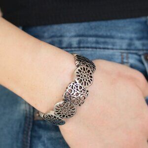 Paparazzi Jewelry - Mandala Mixer - Silver Bracelet - Vintage!!!